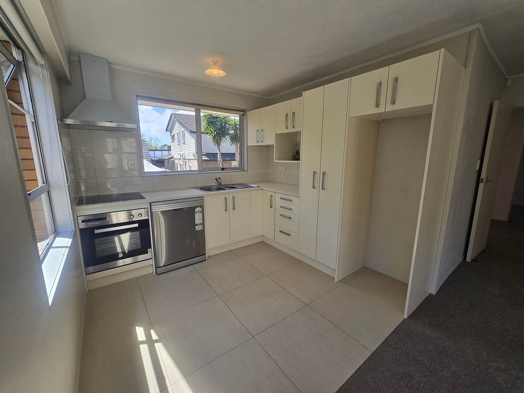 3/30 Rata Street, New Lynn, Auckland - Carousel 2