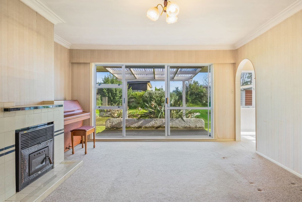 19 Mahoe Street, Otaki Beach, Otaki - Carousel 2