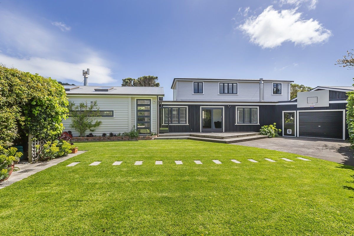66 Ludlam Street, Seatoun, Wellington - Carousel 1