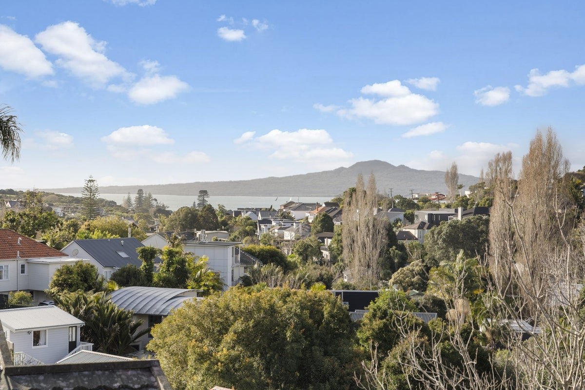 14A Godden Crescent, Orakei, Auckland - Carousel 2