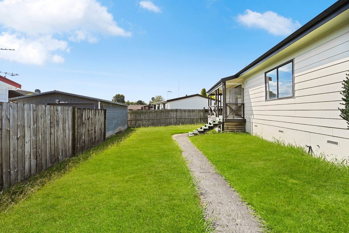 3B Judena Place, Pukete, Hamilton - Carousel 16