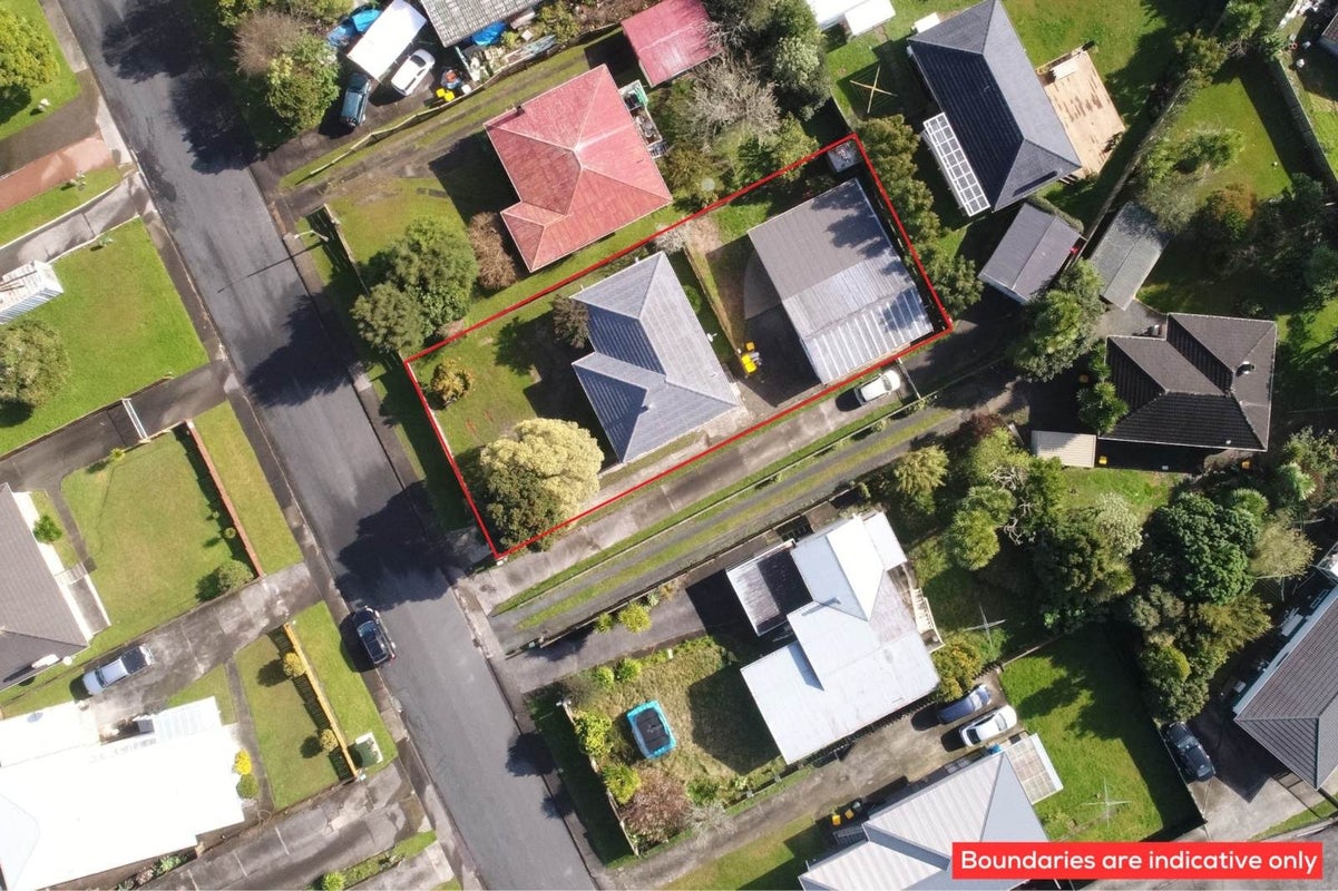 16 Kaikoura Street, Henderson, Auckland - Carousel 1