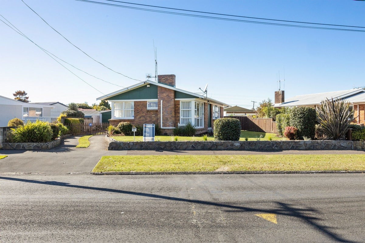 36 Fairview Street, Fairview Downs, Hamilton - Carousel 2