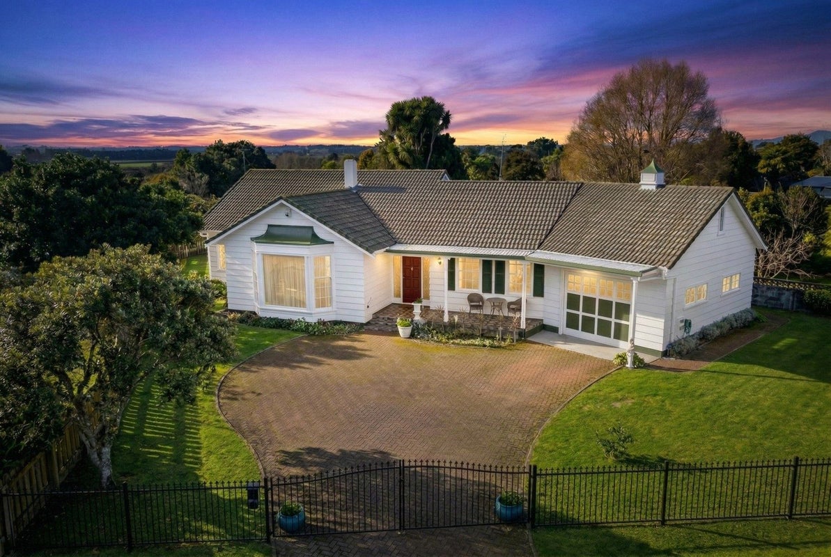 20 Gardner Place, Inner Kaiti, Gisborne - Carousel 1