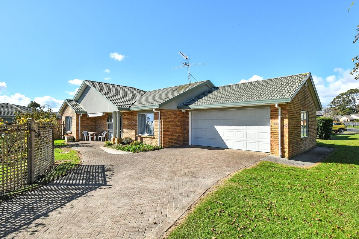 33 Sheriff Place, Randwick Park, Auckland - Carousel 2