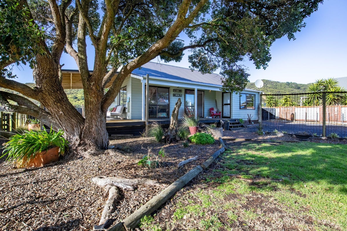 26 Cordyline Road, Port Waikato, Tuakau - Carousel 1