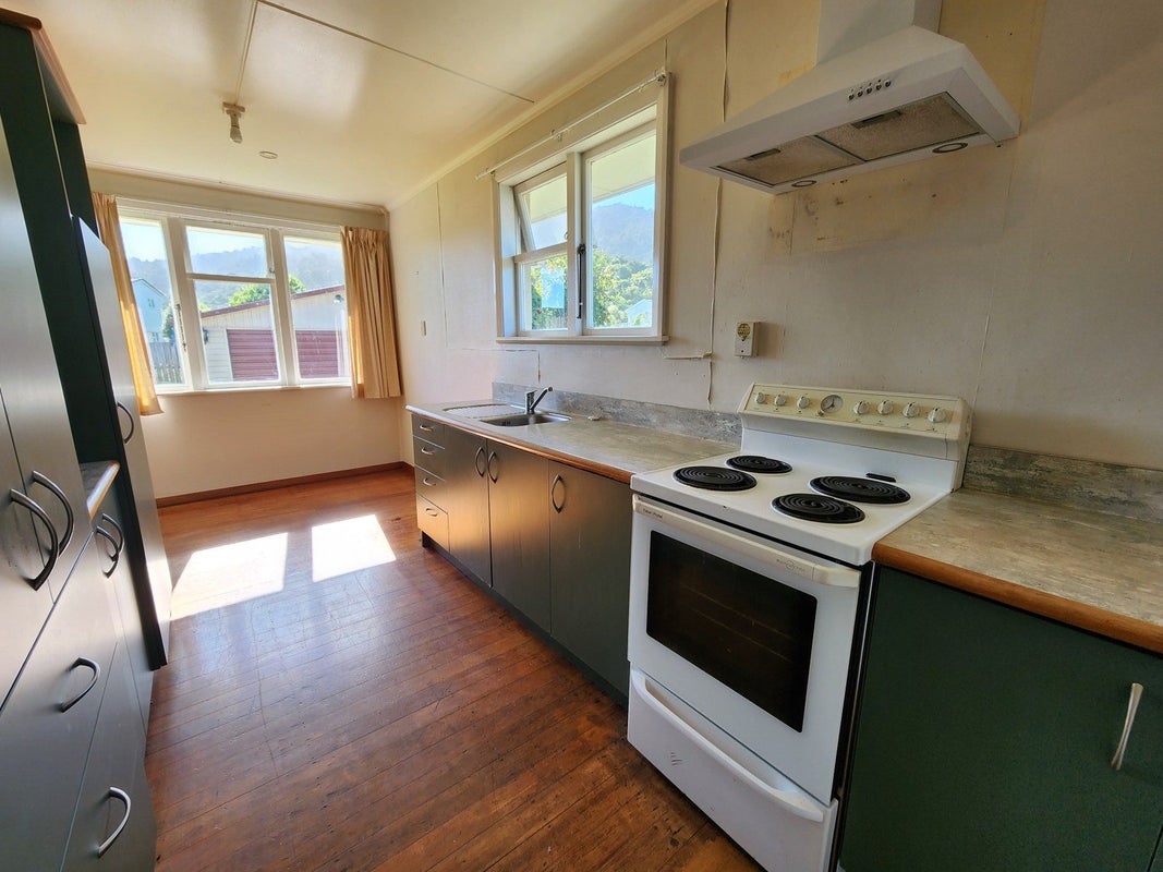 9 Barkley Place, Cobden, Greymouth - Carousel 2