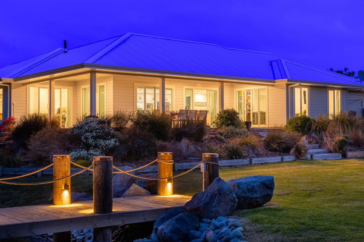 32A Titoki Road, Waikanae Beach, Waikanae - Carousel 1