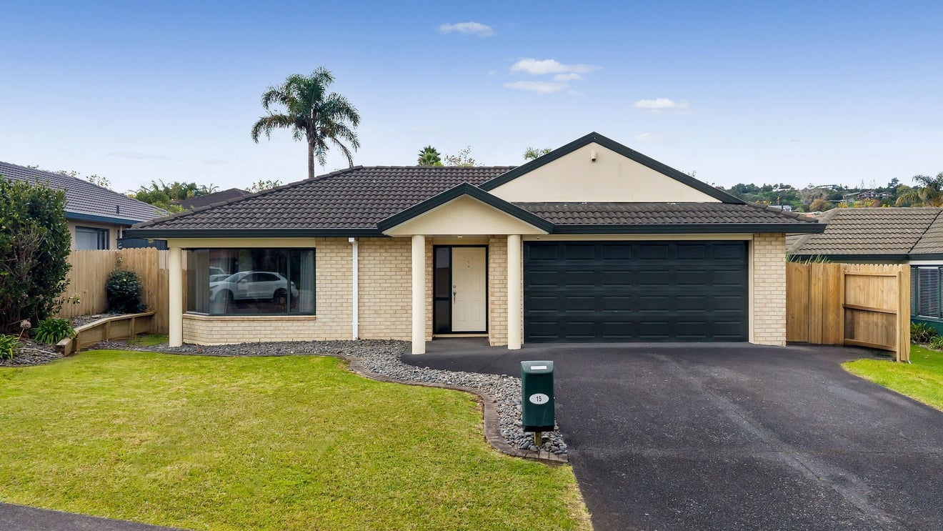 15 Nephin Place, East Tamaki Heights, Auckland - Carousel 1