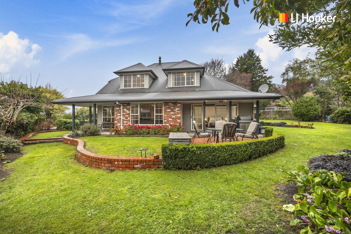 4 Jaffray Drive, East Taieri, Mosgiel - Carousel 1