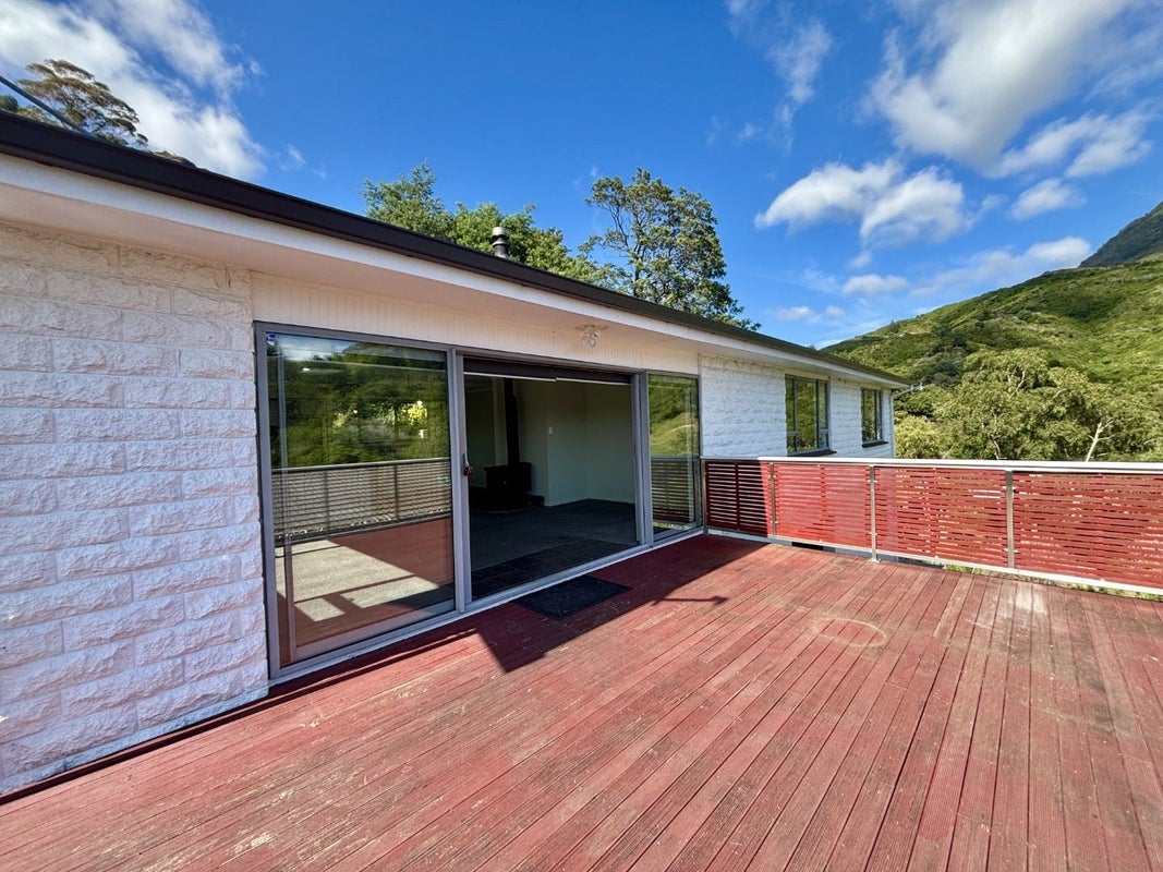 9 Angle Street, Picton - Carousel 2