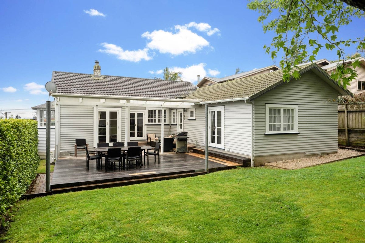 11 Grande Avenue, Mount Albert, Auckland City, Auckland - Carousel 2