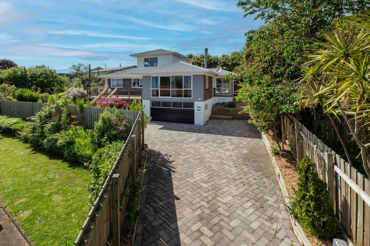 9 Maple Grove, Owhata, Rotorua - Carousel 2