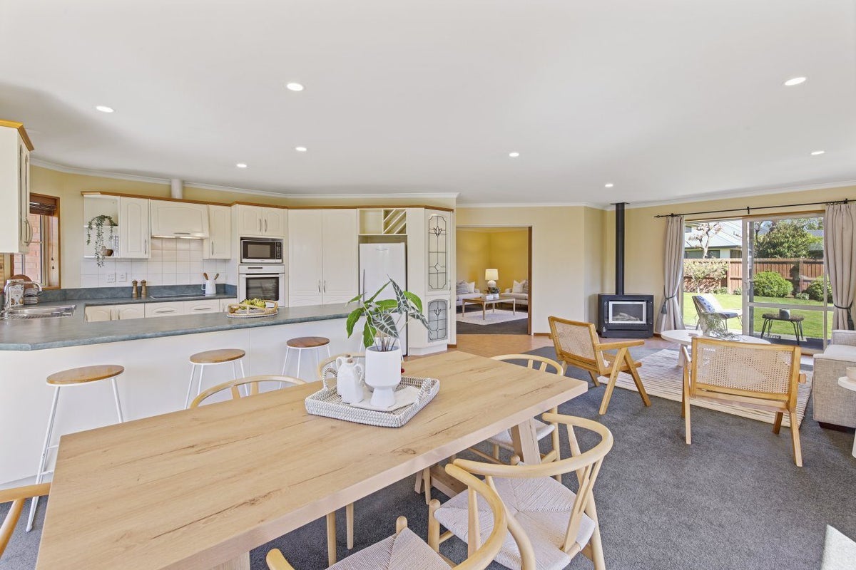 48 Glasnevin Drive, Casebrook, Christchurch - Carousel 2