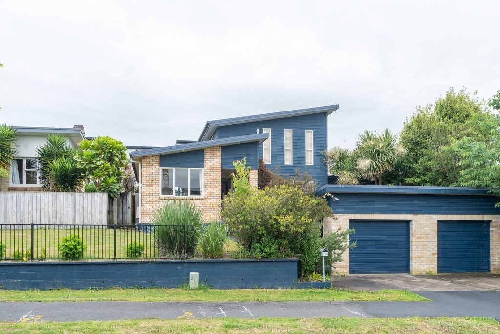 1 MacDiarmid Road, Beerescourt, Hamilton - Carousel 1