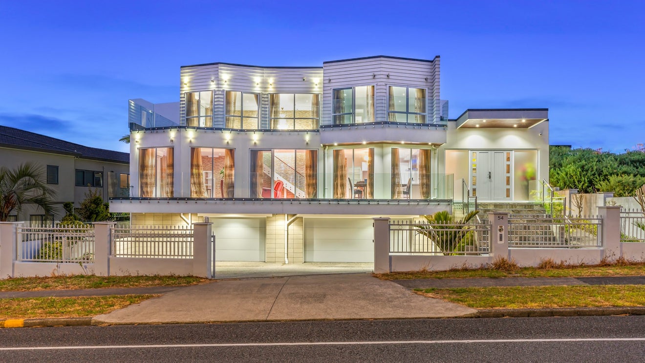 54 Goodwood Drive, Goodwood Heights, Auckland - Carousel 1