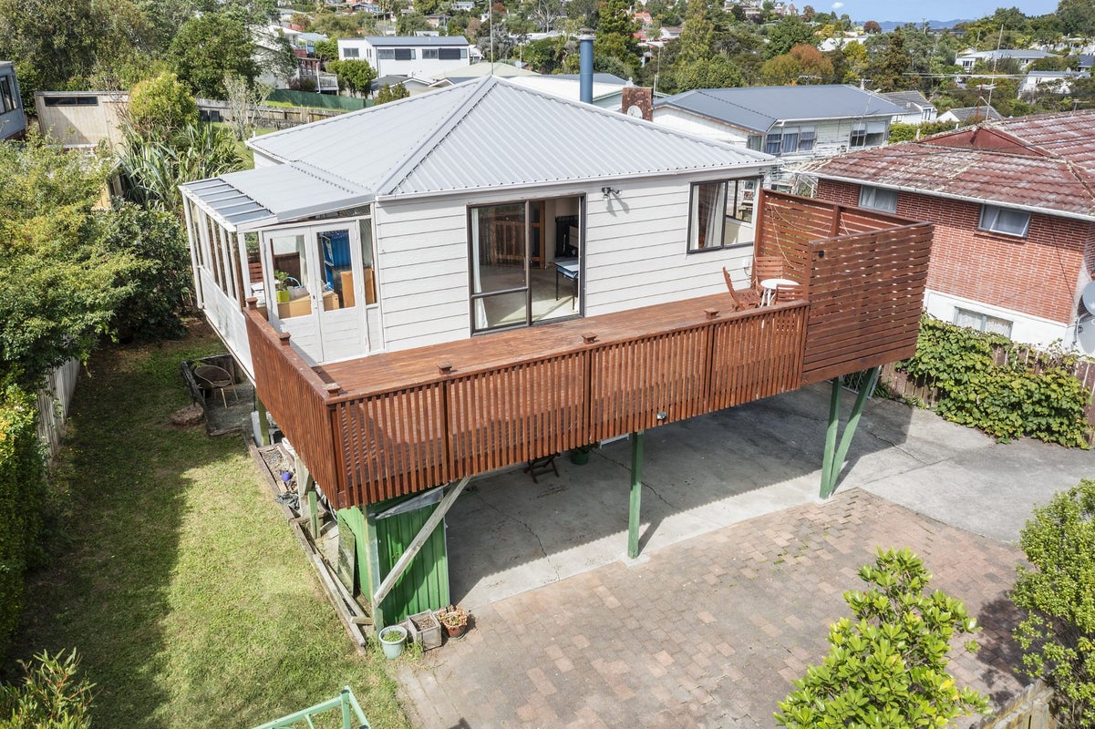 2/18 Drome View Place, Beach Haven, Auckland - Carousel 2