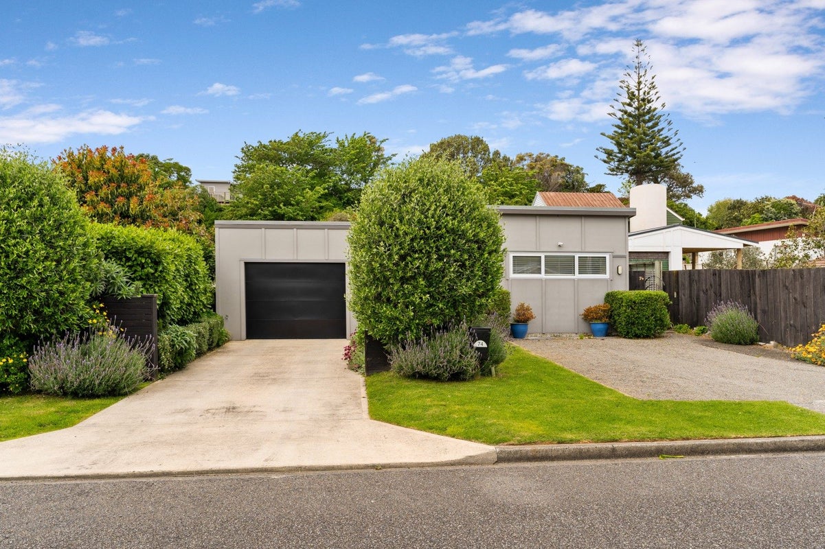 74 Glen Road, Raumati South, Paraparaumu - Carousel 1