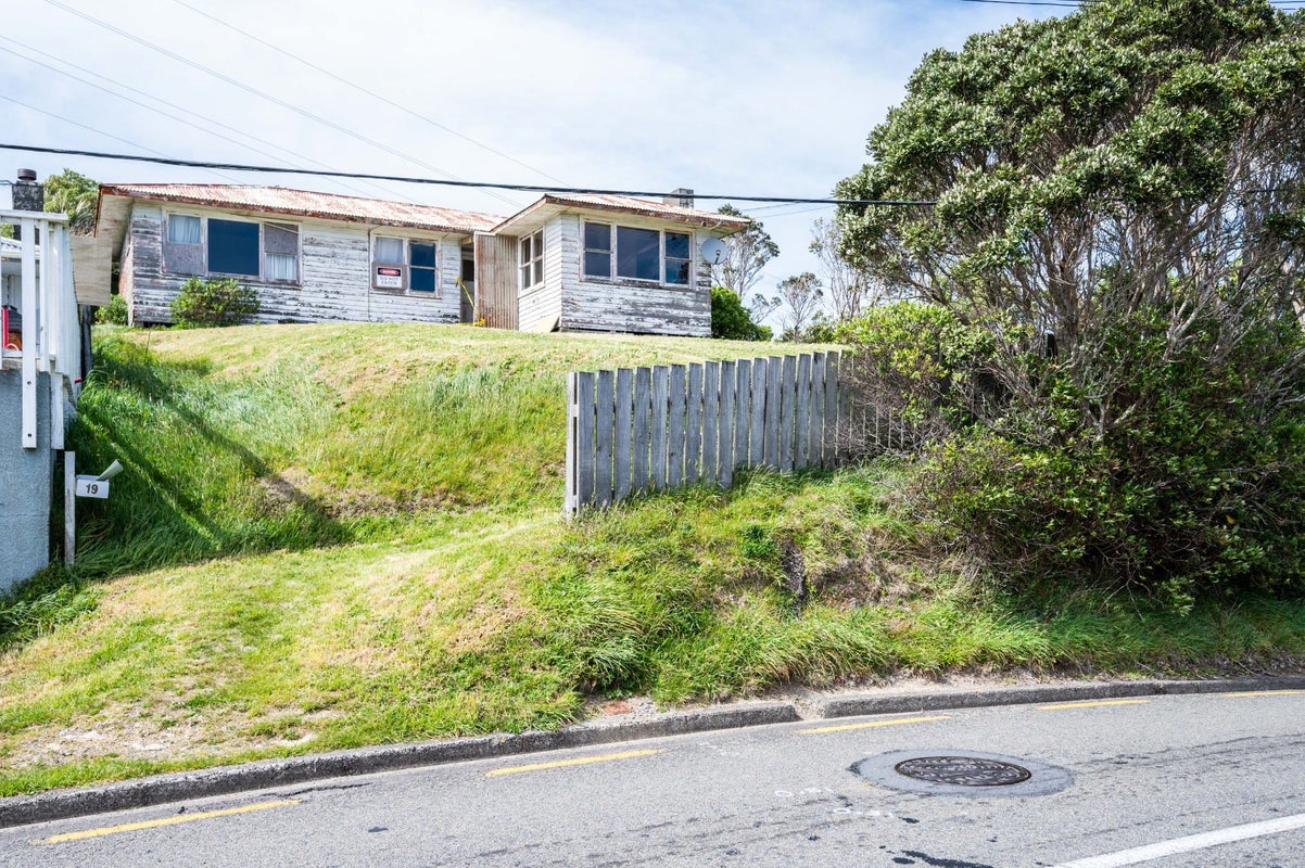 19 Link Road, Newlands, Wellington - Carousel 2