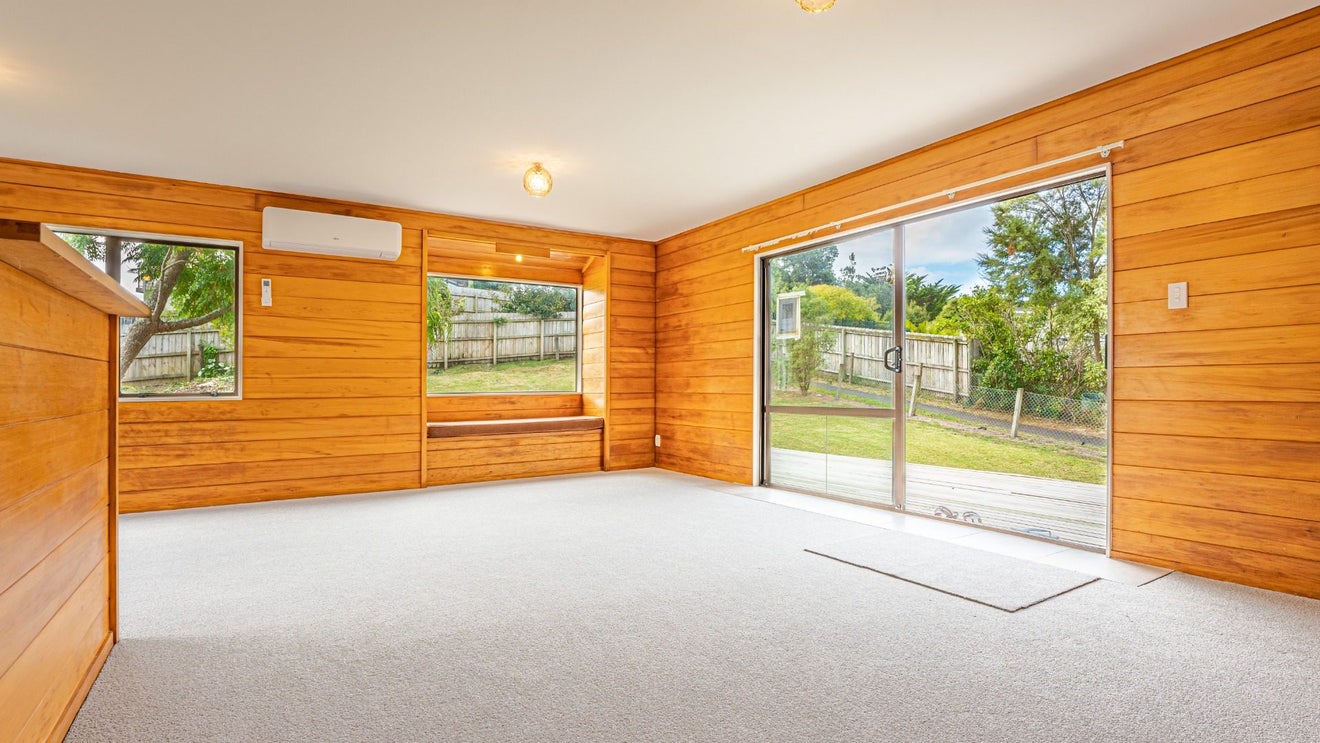 18 Shadon Place, Stanmore Bay, Whangaparaoa - Carousel 2