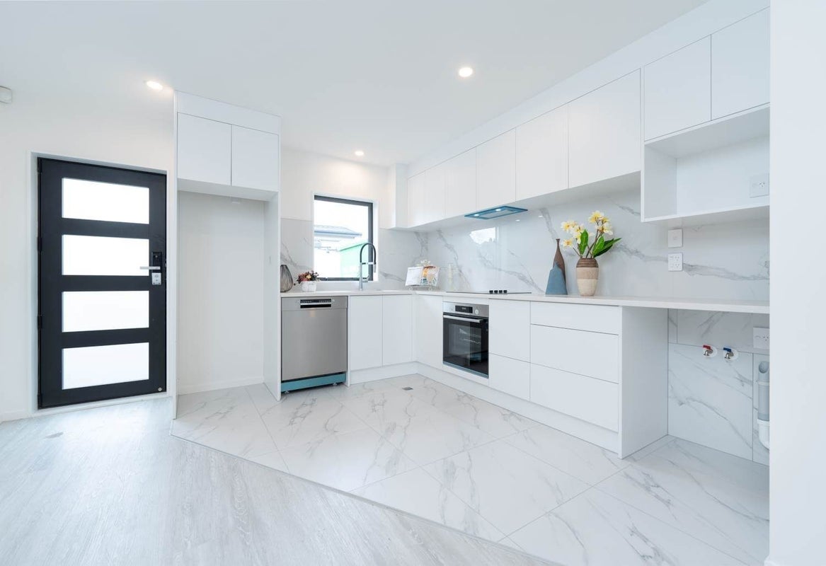 4/40 Mark Edward Drive, Half Moon Bay, Auckland - Carousel 2