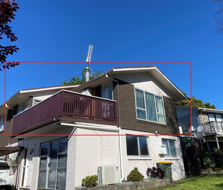 21 Castleford Street, Green Bay, Auckland - Carousel 1