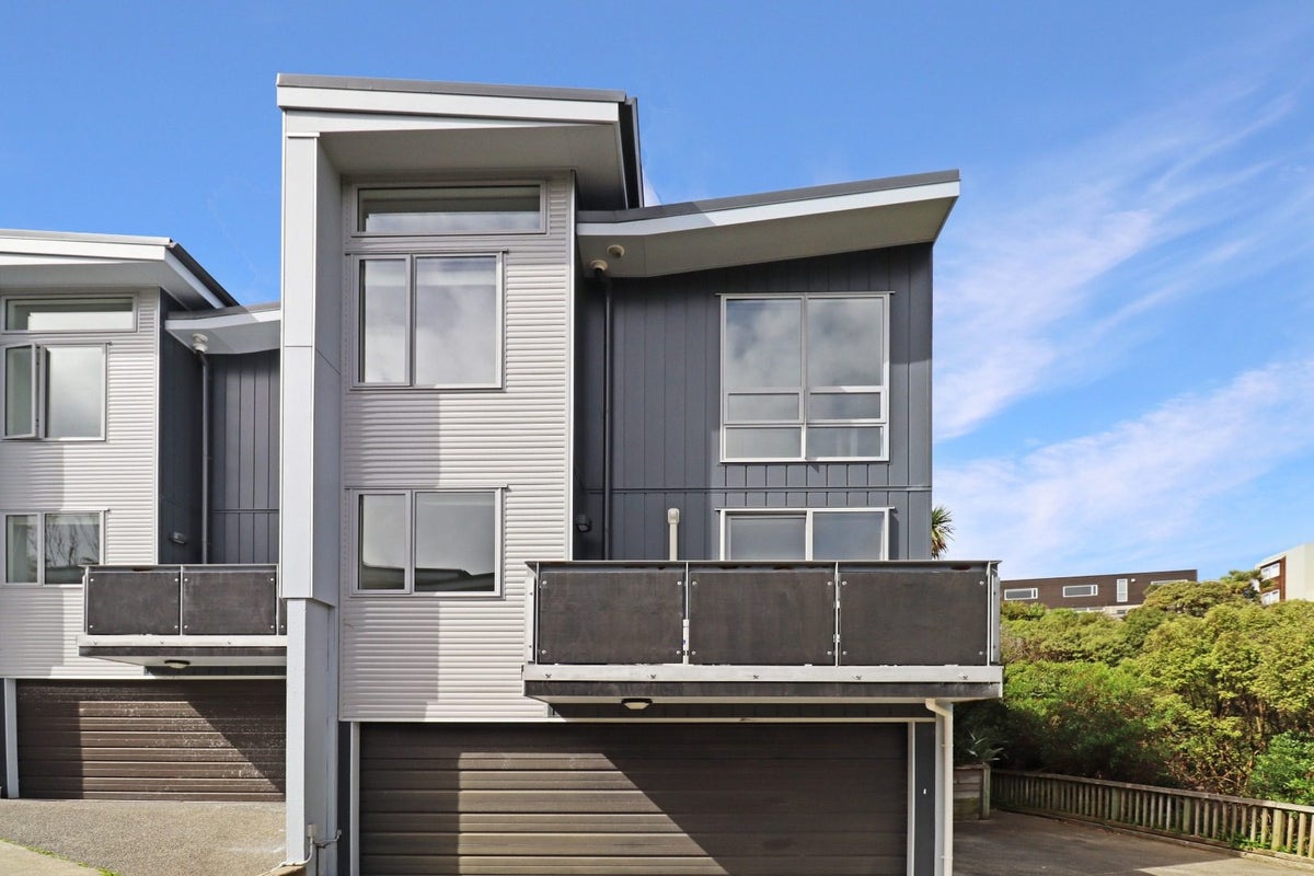 8/114 Mitchell Street, Brooklyn, Wellington - Carousel 1