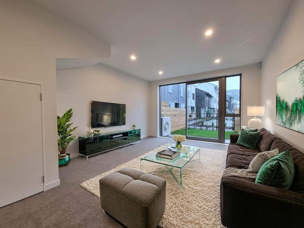 15 JOHN STREET, Petone, Lower Hutt - Carousel 2