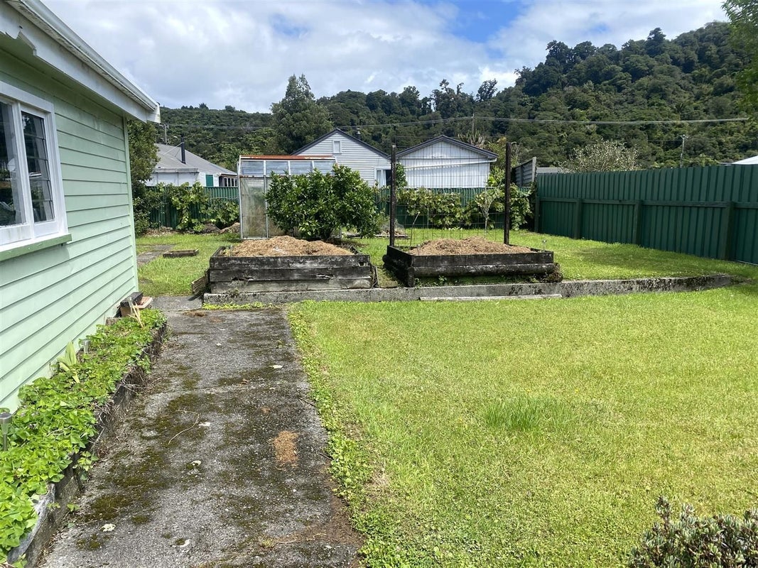 8 Eva Street, Greymouth, Greymouth - Carousel 24