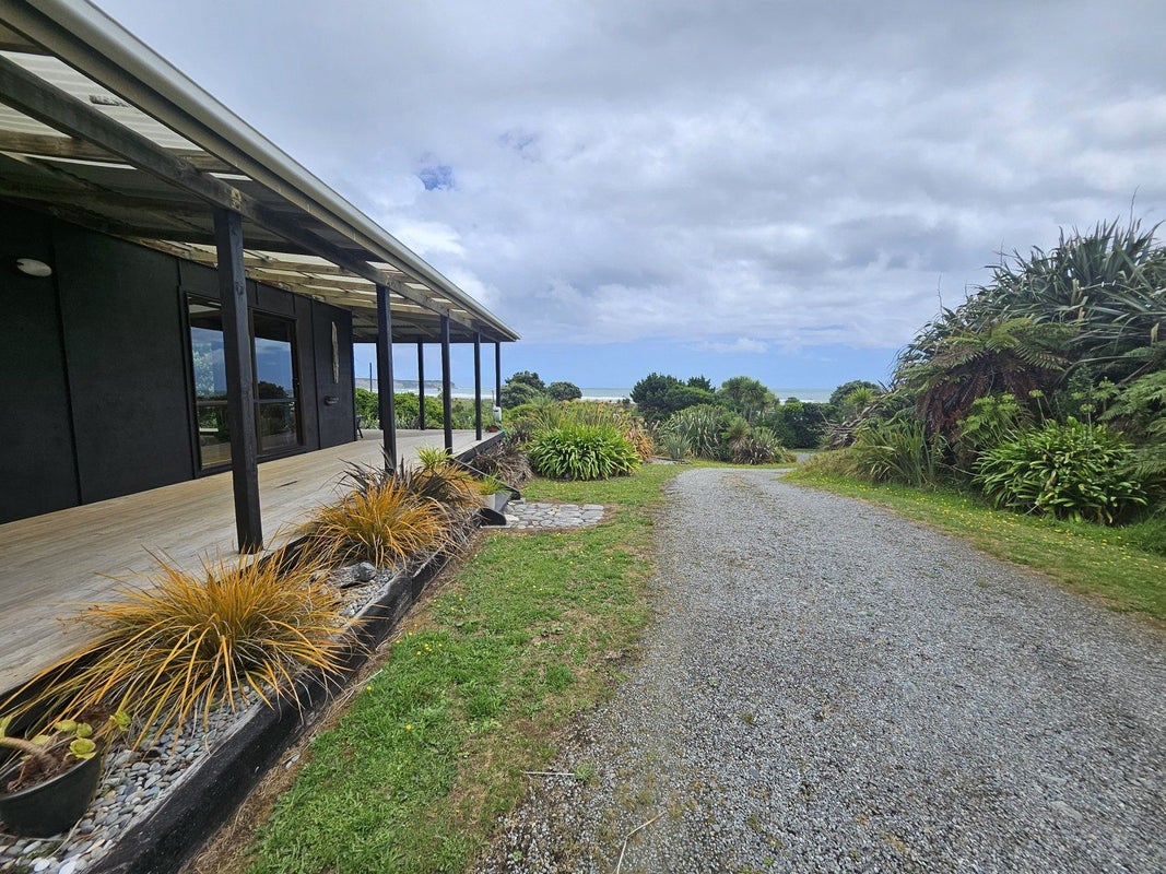 1 Hawken Street, Rapahoe, Greymouth - Carousel 21