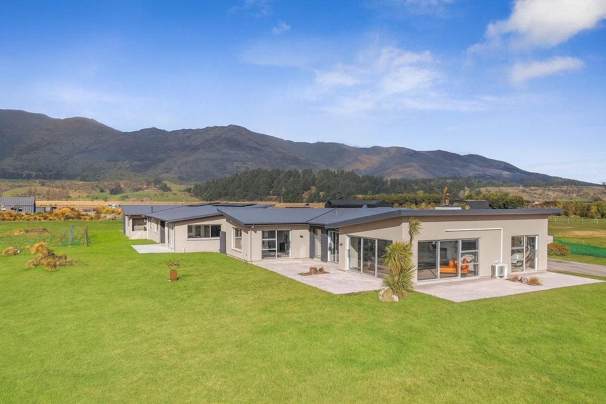46 Paterson Drive, Hawea Flat, Wanaka - Carousel 2