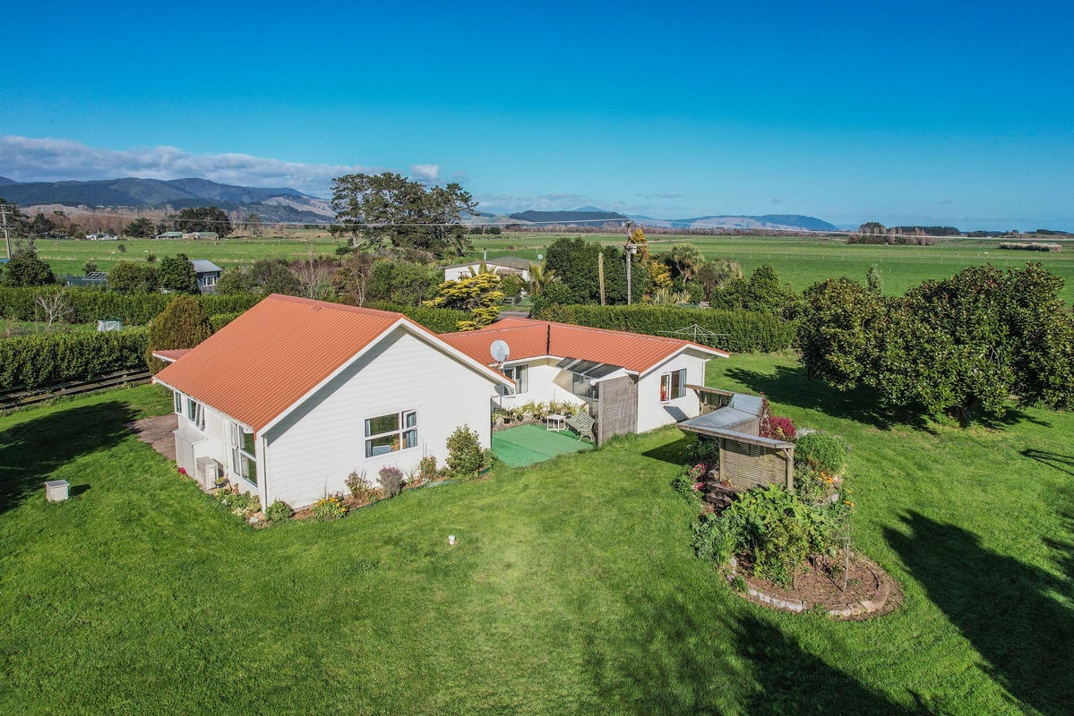 318 Kuku Beach Road, Kuku, Levin - Carousel 1