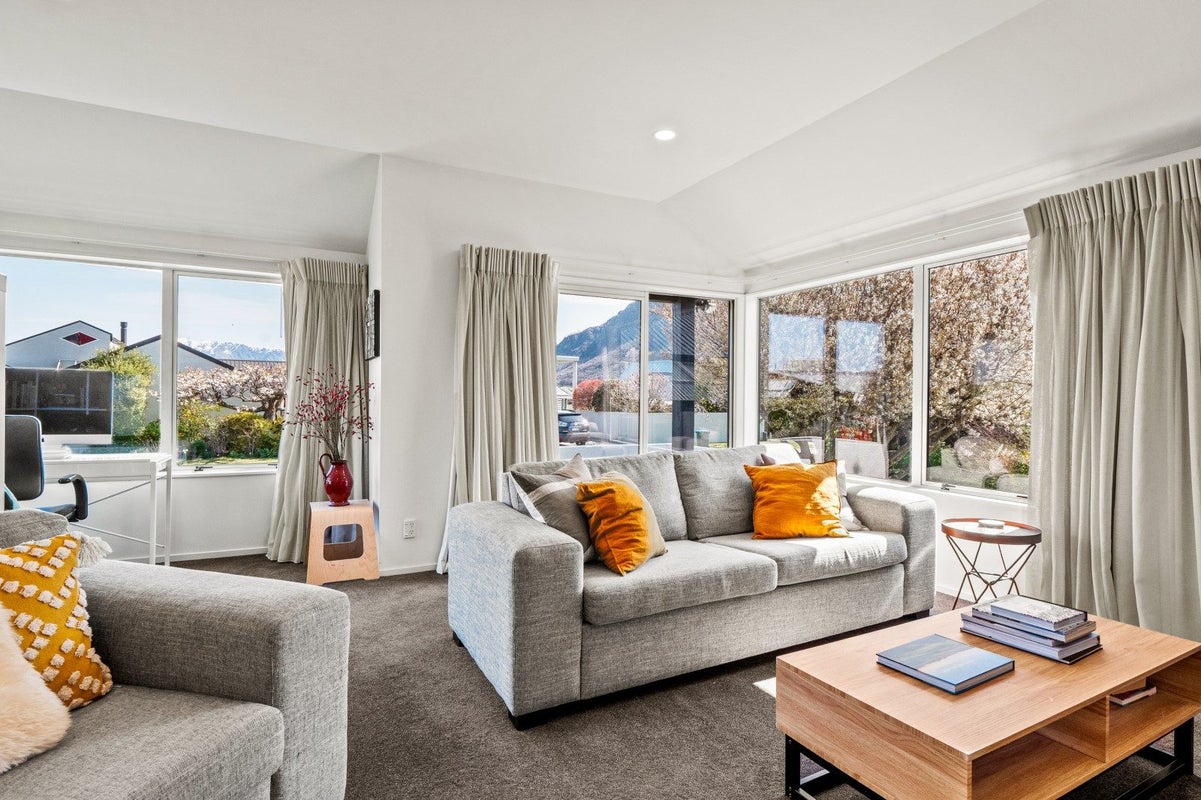 22 Shaw Street, Arrowtown, Arrowtown - Carousel 2