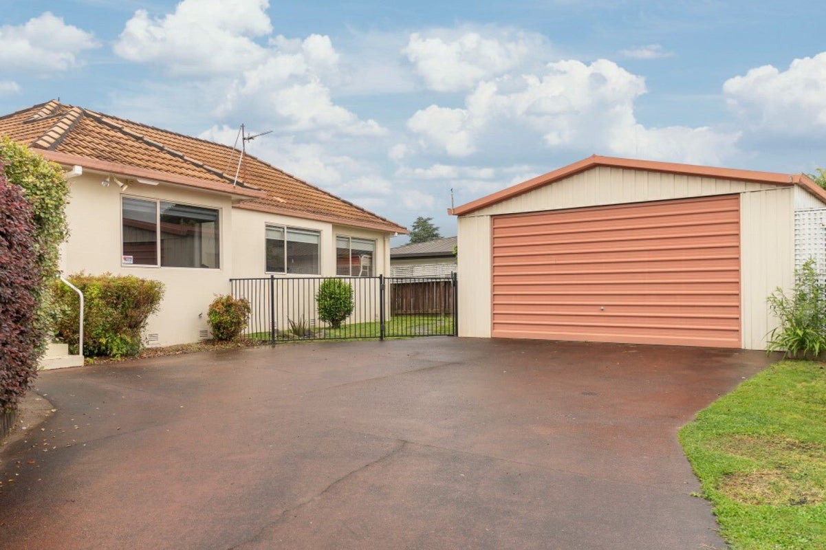 1 Marshall Avenue, Greerton, Tauranga - Carousel 17