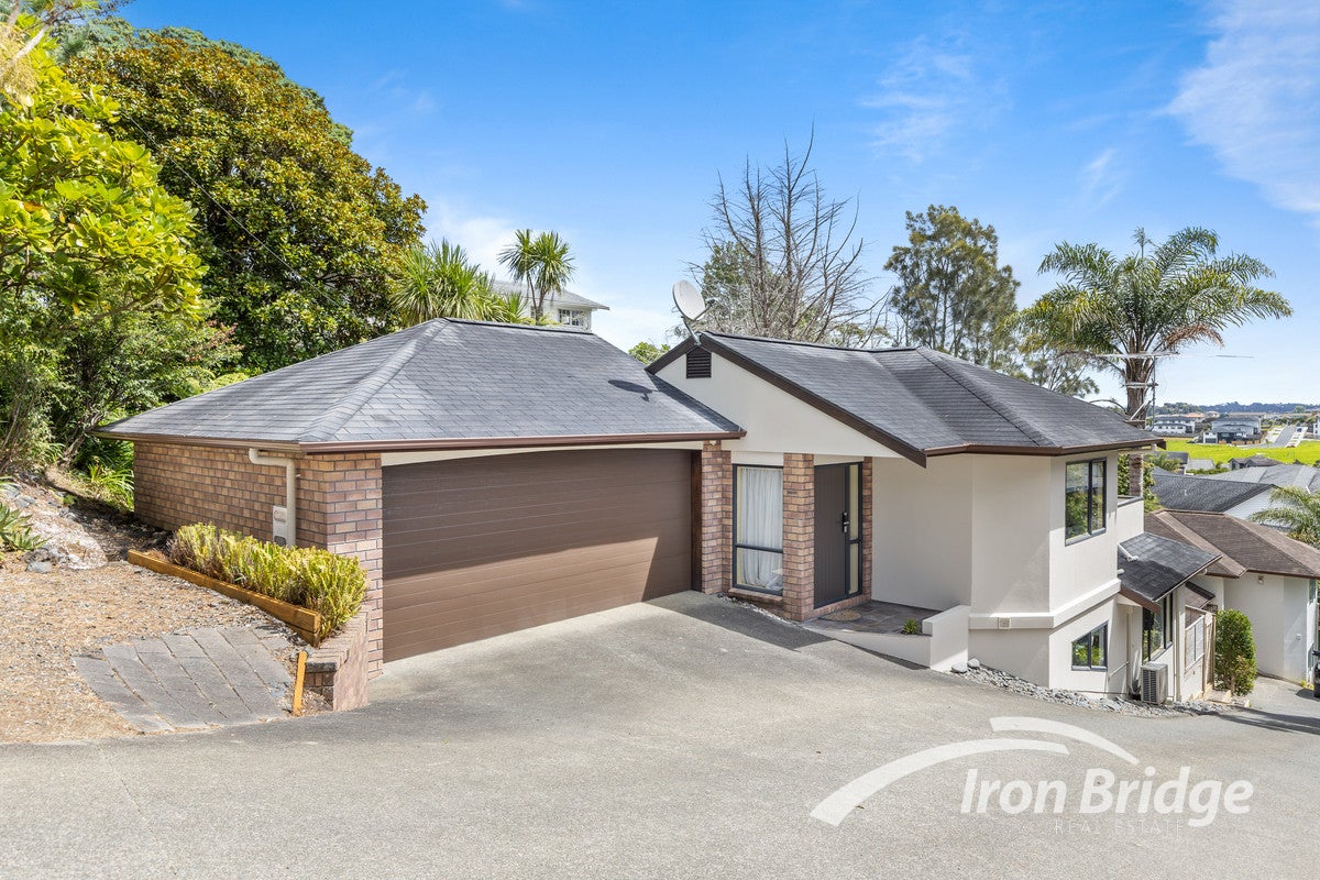 2/992 East Coast Road, Northcross, Auckland - Carousel 1