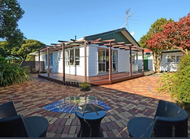 16 Malone Road, Waterloo, Lower Hutt - Carousel 1