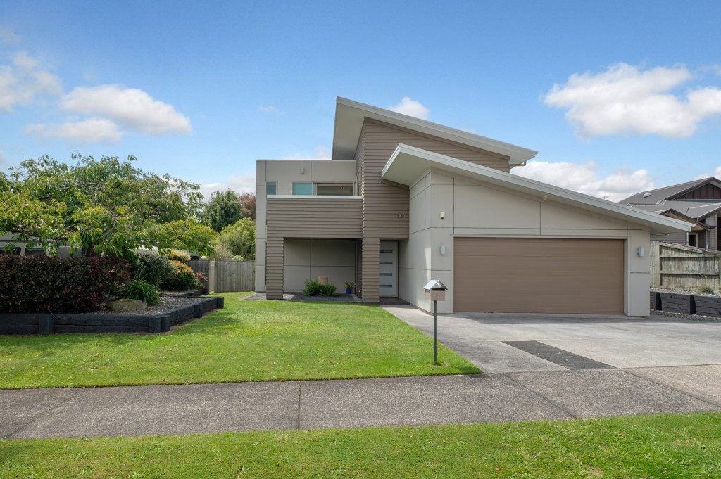 15 Devoy Drive, Owhata, Rotorua - Carousel 1