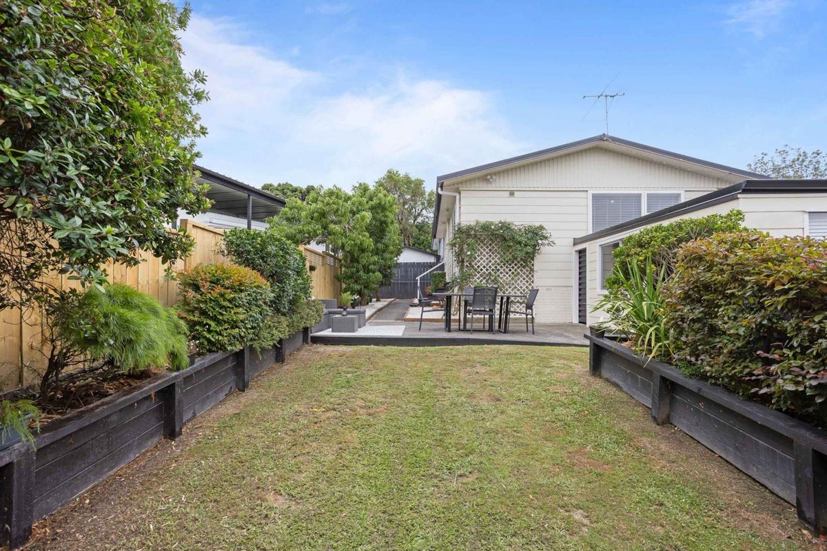 30A Thorburn Avenue, Red Beach, Whangaparaoa - Carousel 2