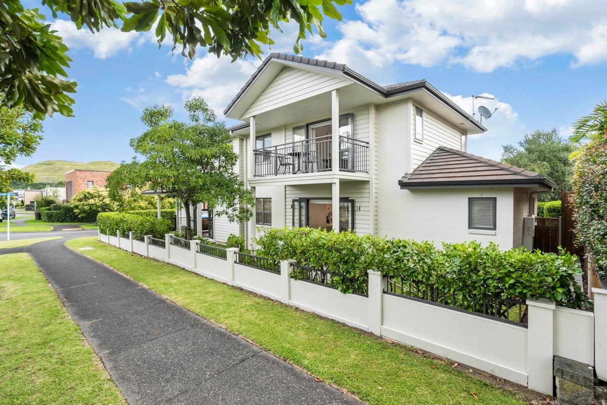 1 Wynne Gray Avenue, Stonefields, Auckland - Carousel 1