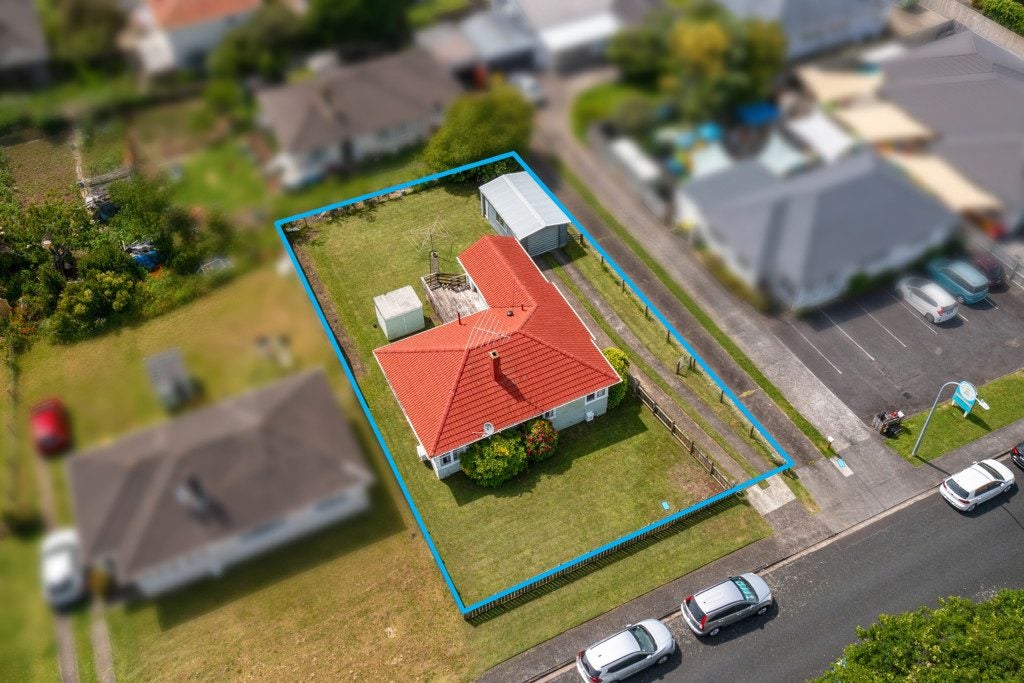 73 Greenslade Crescent, Northcote, Auckland - Carousel 2