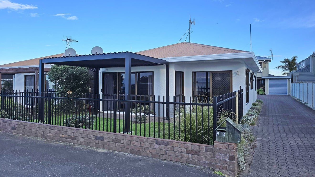 32B Charles Street, Westshore, Napier - Carousel 1