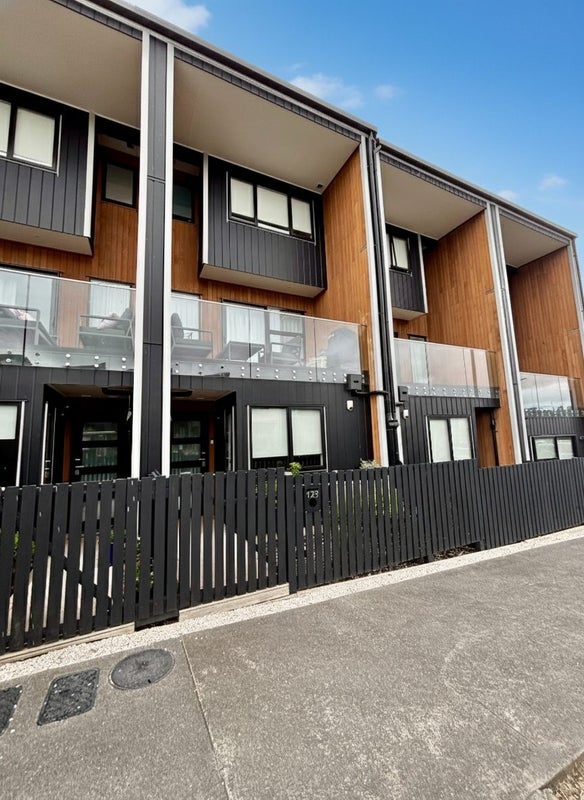 123 Te Oneroa Way, Long Bay, Auckland - Carousel 1