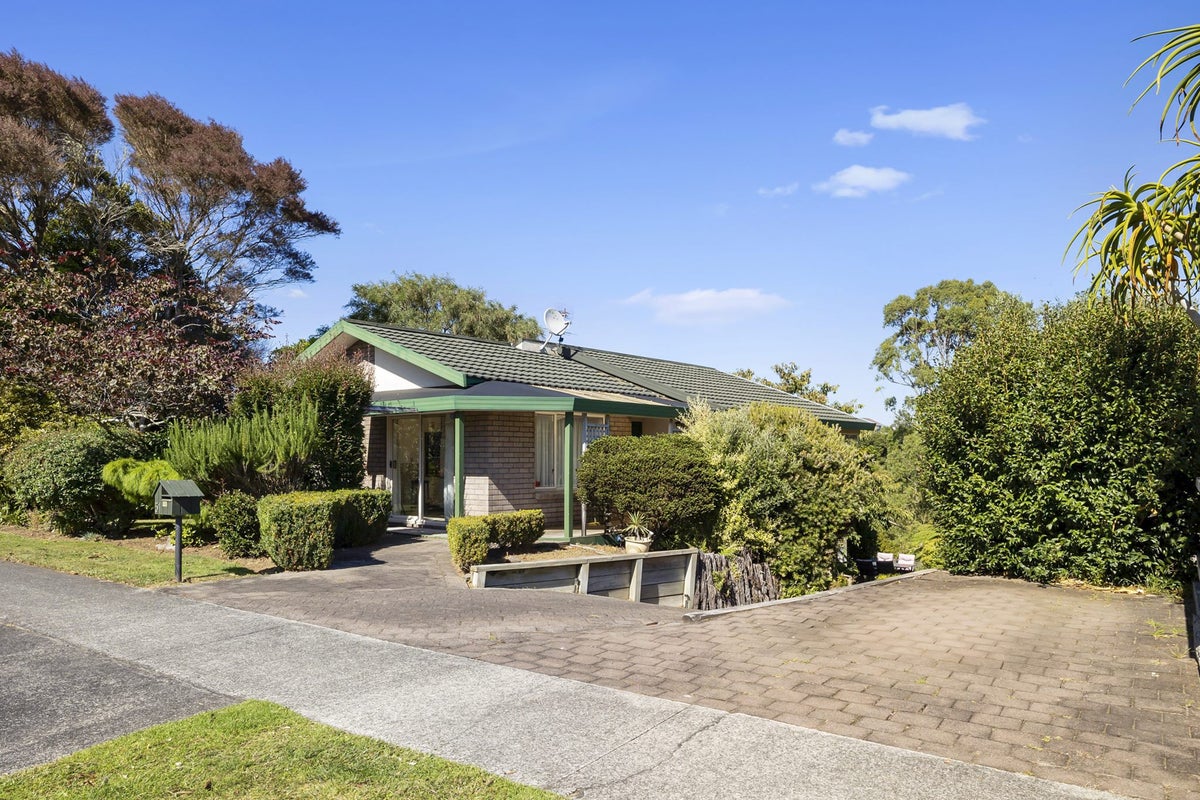 51 Karina Road, Merrilands, New Plymouth - Carousel 2