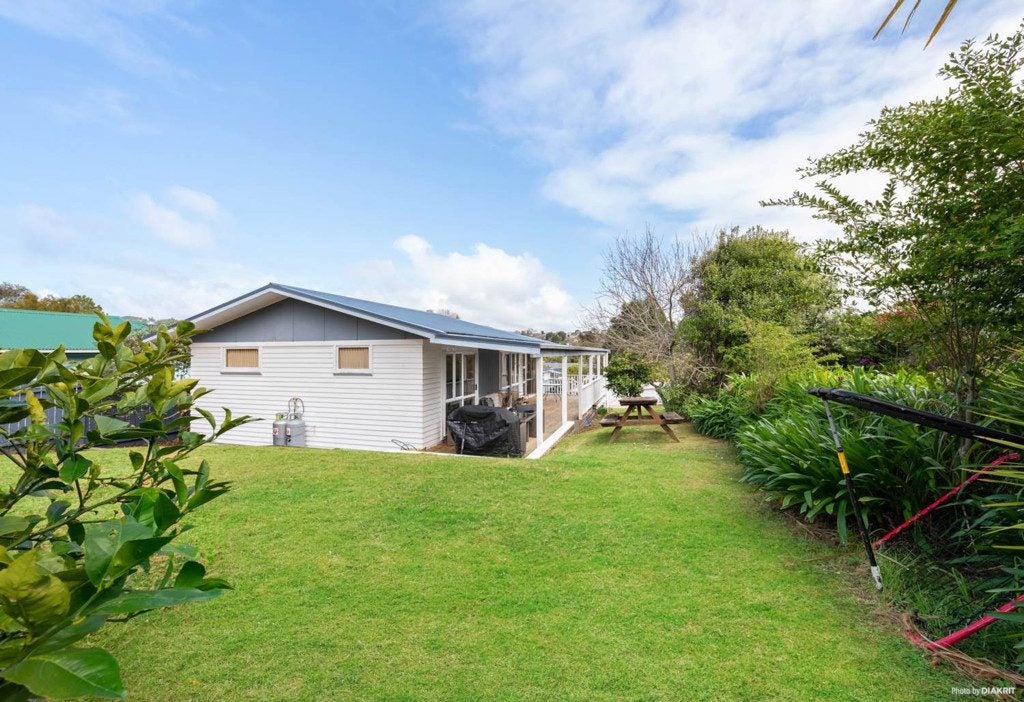 48 Captain Scott Road, Glen Eden, Auckland - Carousel 2