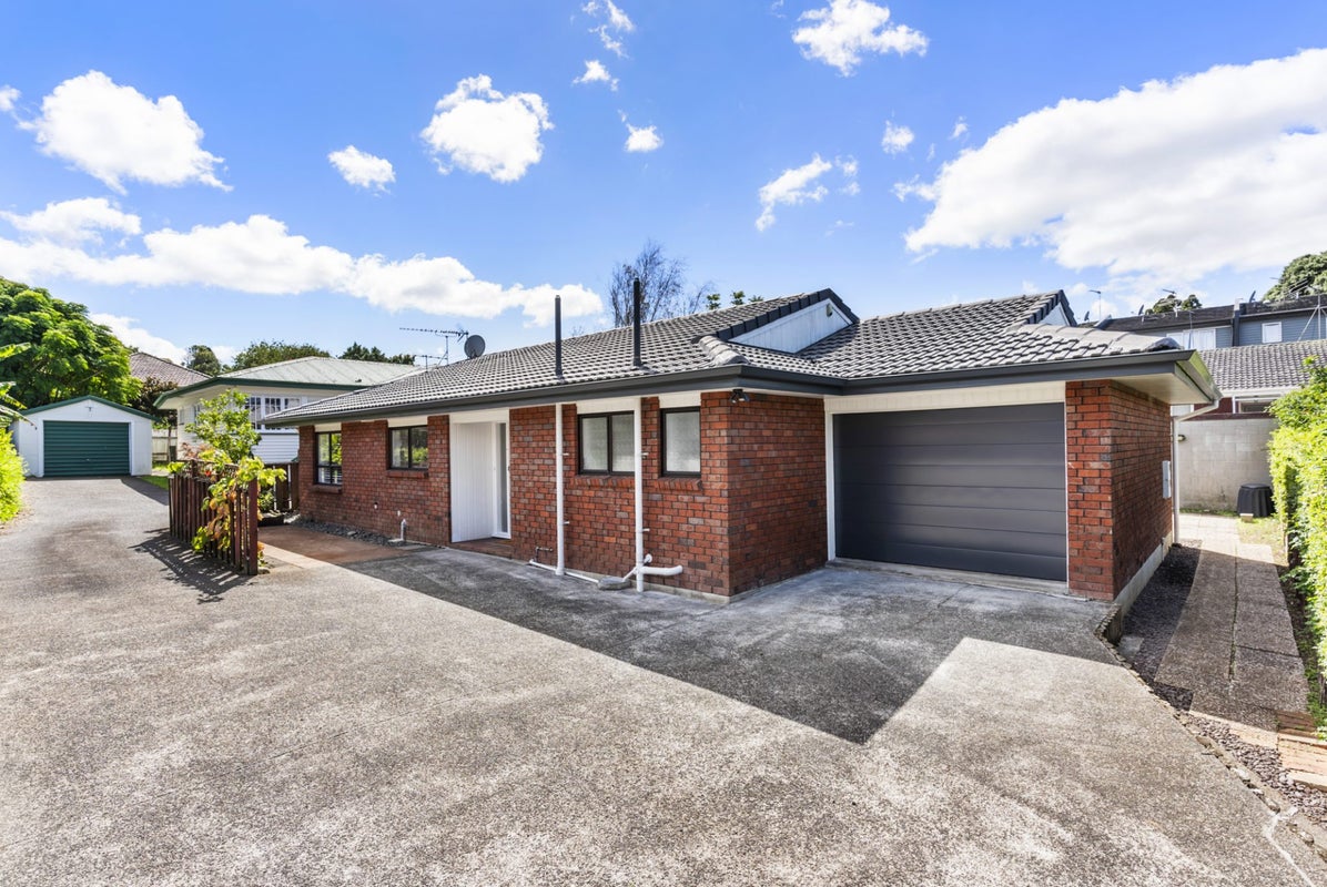 2/32 Campbell Road, One Tree Hill, Auckland - Carousel 1