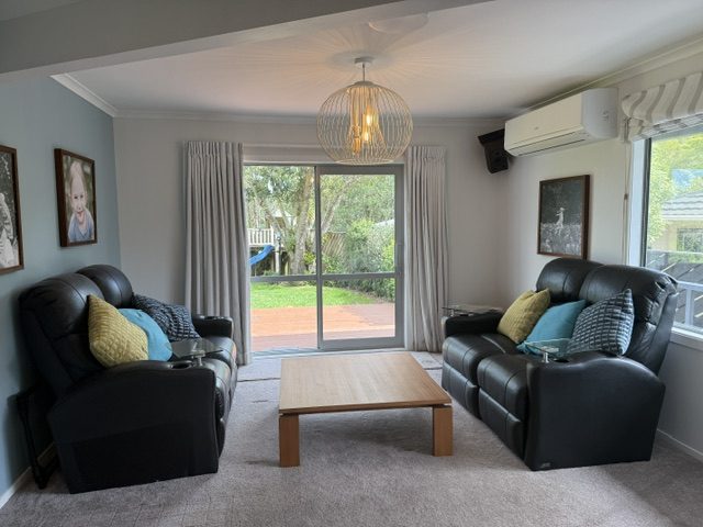4 Tedder Way, Karori, Wellington - Carousel 2
