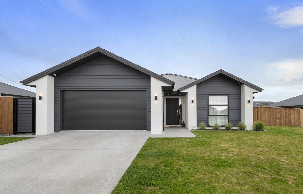 63 Atlantic Drive, Fitzherbert, Palmerston North, Manawatu / Whanganui - Carousel 1