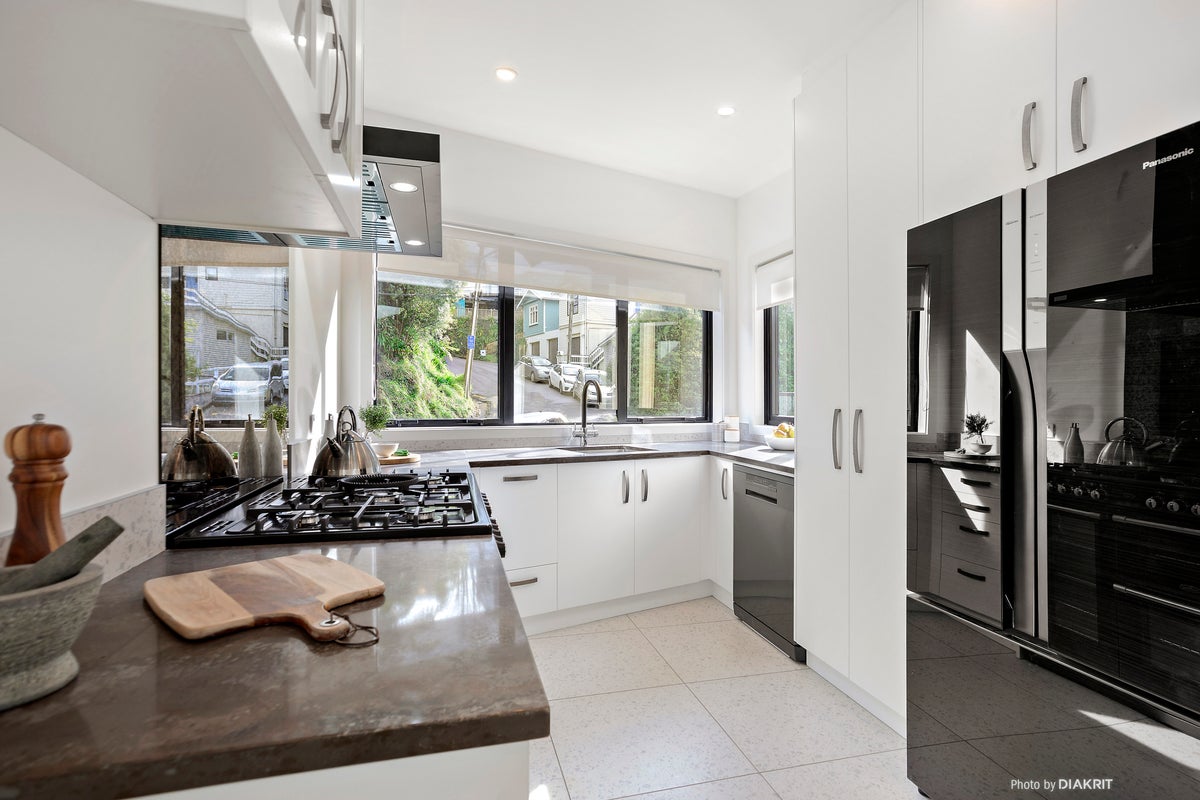 10A Crieff Street, Northland, Wellington - Carousel 2