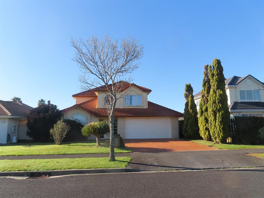 8 Trovare Place, Golflands, Auckland - Carousel 2