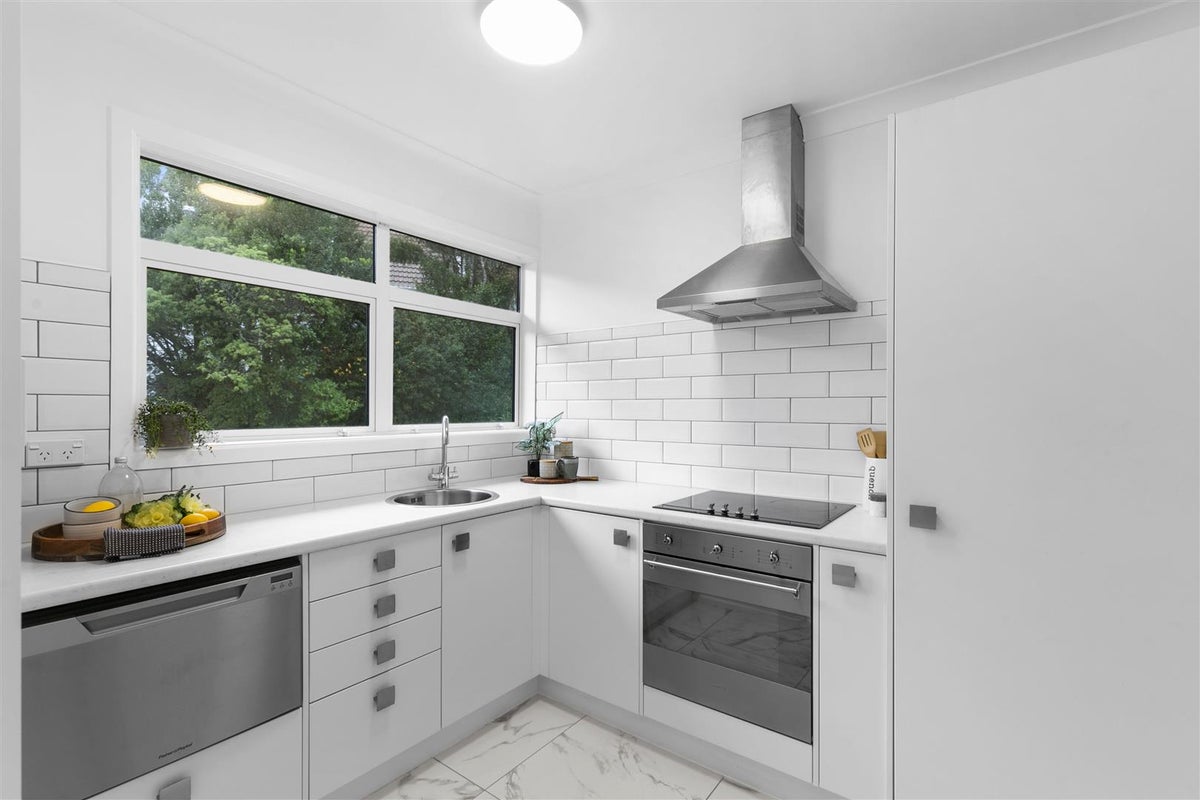 1/14 Astor Street, Karori, Wellington - Carousel 2